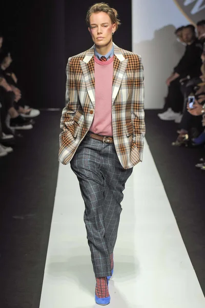 Look 1